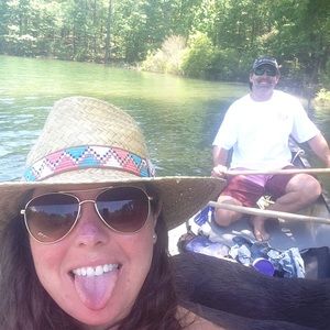 Meet your Posher, Leanna